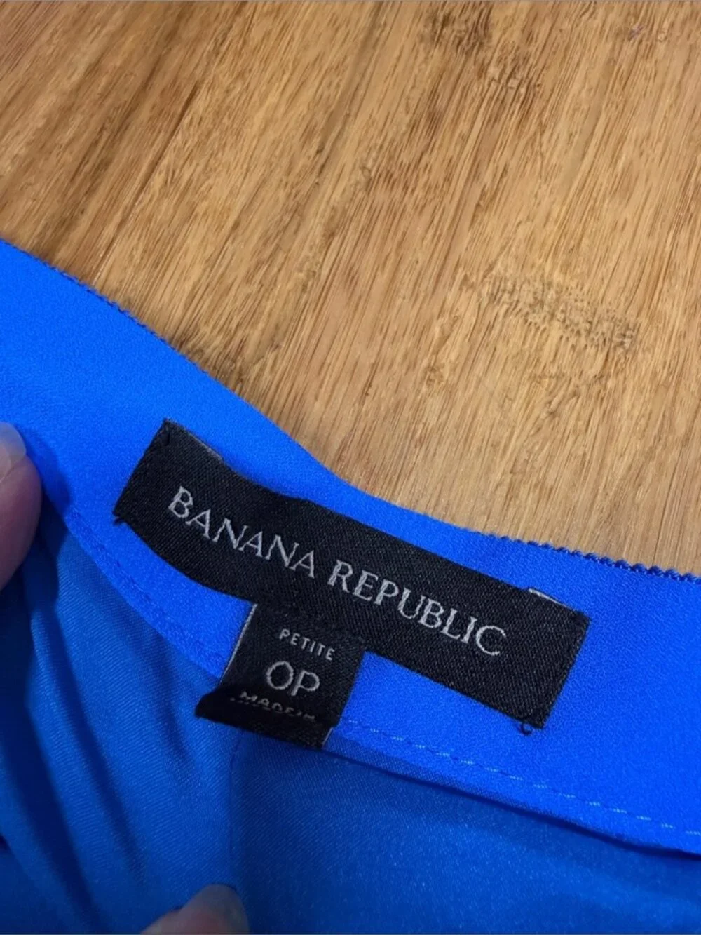 Banana Republic elegant bright